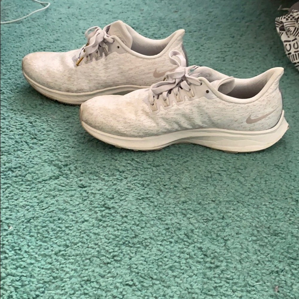 nike tennis shoes